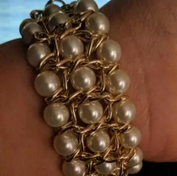 🐝 LAST ONE🐝 Super Cute Pearl Bee Bracelet & Ring Set - Picture 6 of 7